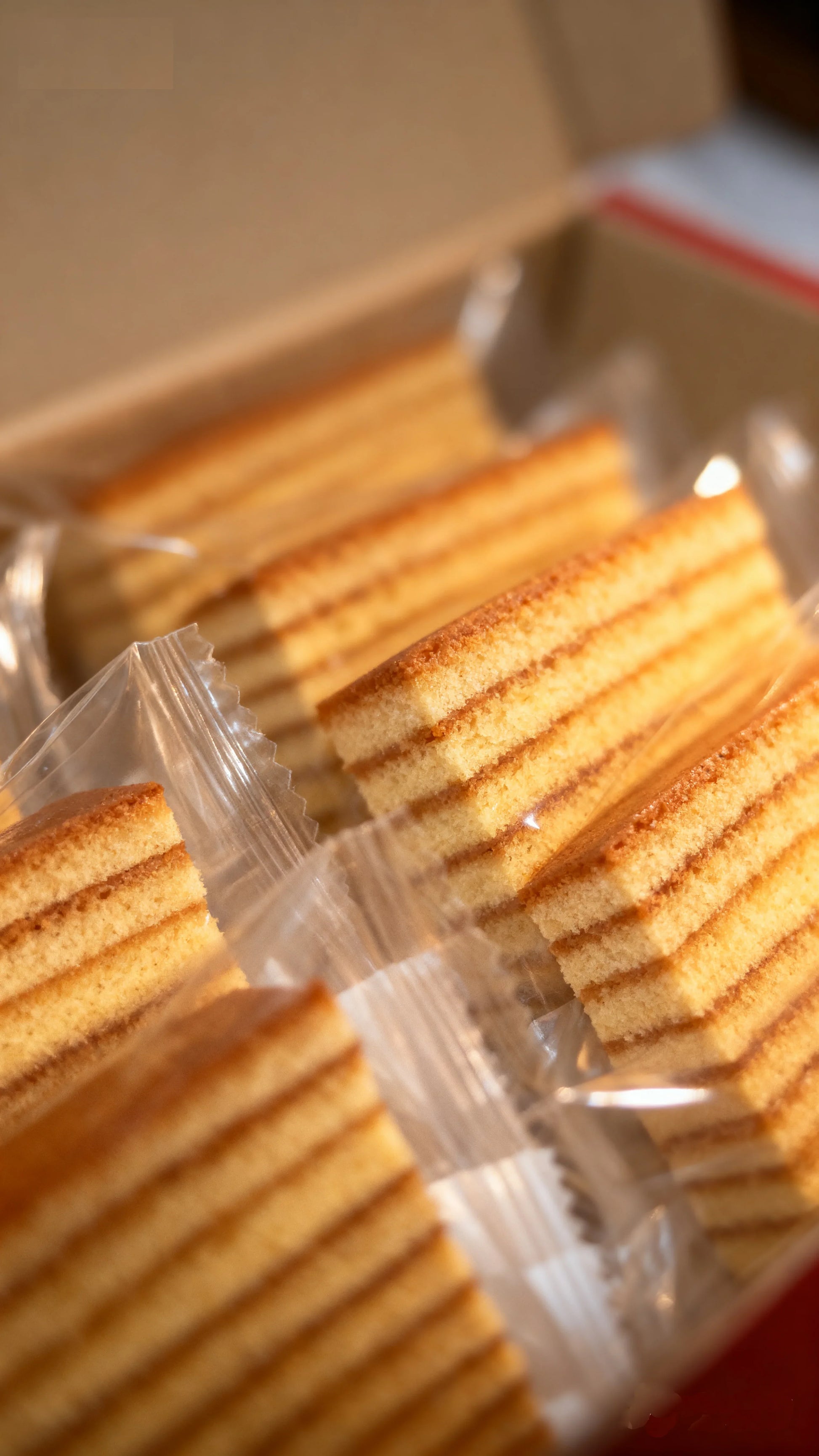 DH Bakery Layer Cake Slices 18pcs – Original flavour, Halal certified